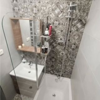 Opět ukazujeme fotografie koupelny, kterou jsme navrhovali v našem studiu. Dodávali jsme nejen dlaždice a chemii, ale i...